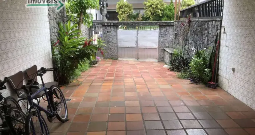 Casa com 4 quartos à venda na Rua Oswaldo Cruz, 379, Boqueirão, Santos