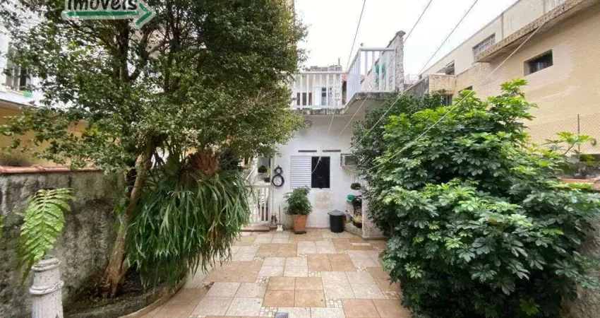 Casa Sobrado à Venda no Gonzaga, Santos | 4 Quartos, 4 Banheiros, Garagem :