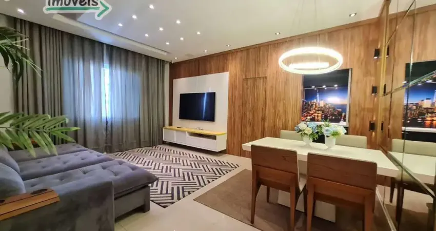Casa Duplex à Venda a 2 Quadras da Praia em Santos | Reformada e Moderna