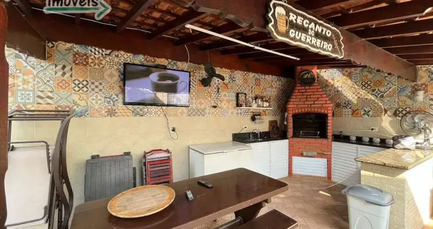 Casa  Térrea, com piscina no Macuco, Santos - 4 Dormitórios sendo 1suíte -