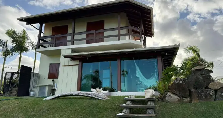 Casa com 2 quartos à venda na Rua Manoel de Amorim, 95, Macacu, Garopaba