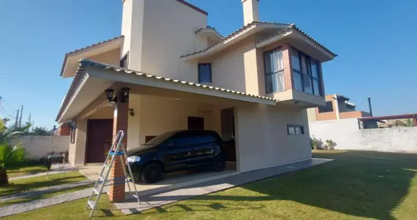 Casa com área construída de 162 m² no bairro ambrósio, garopaba/sc