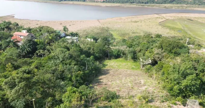 Terreno Lote com Área total de 1.076,24 m² no Bairro Costa do Macacu, Garopaba/SC