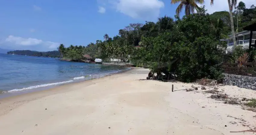 Angra dos reis ,casa pé na areia 03 suítes com vista para o mar.
