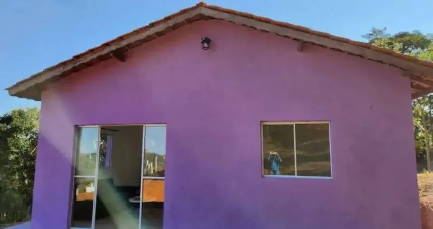 Chácara das flores em munhoz mg -paz -tranquilidade de sobra .