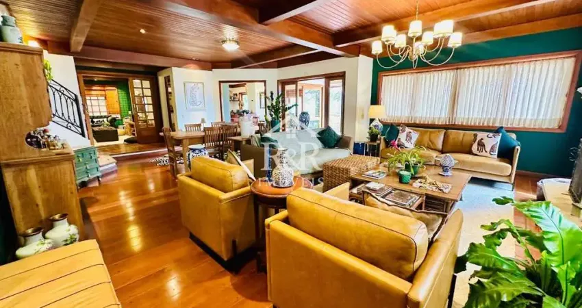 Casa com 3 quartos à venda no Alto do Capivari, Campos do Jordão