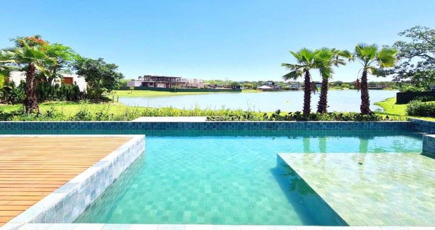 Luxuosa mansão em condomínio à venda em Porto Feliz-SP, Avecuia do Alto, com 7 quartos, 7 suítes, 10 banheiros, 5 vagas e 3.300m².