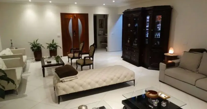 Residência de luxo em condomínio exclusivo no São Fernando, Barueri-SP: 5 quartos, 3 suítes, 3 salas, 4 banheiros, 4 vagas, 527m².