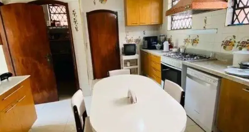 Luxuosa residência no morumbi: casa em condomínio de alto padrão com 6 quartos, 4 suítes, 8 banheiros, 9 vagas e 700m² de área. venda ou locação em são paulo-sp.