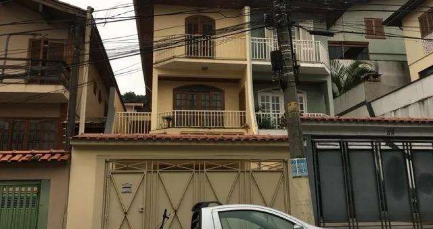 Sobrado à venda no Portal do Morumbi - Vila Suzana, com 3 quartos, 3 suítes, 5 banheiros, 3 vagas de garagem, 180m².