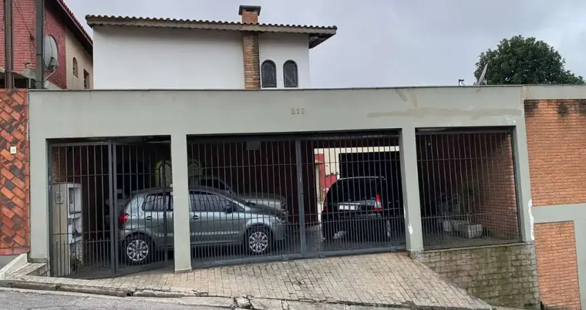 Imperdível Sobrado à Venda em São Paulo-SP, Vila das Belezas: 4 Quartos, 1 Suite, 1 Sala, 4 Banheiros, 3 Vagas de Garagem - 250m².