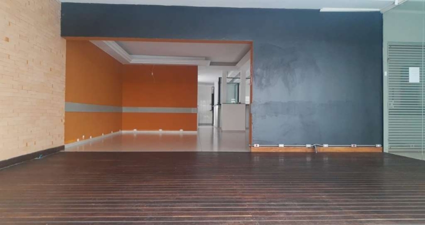 Ponto Comercial de 290m² à Venda ou Locação em Vila Tramontano, São Paulo-SP