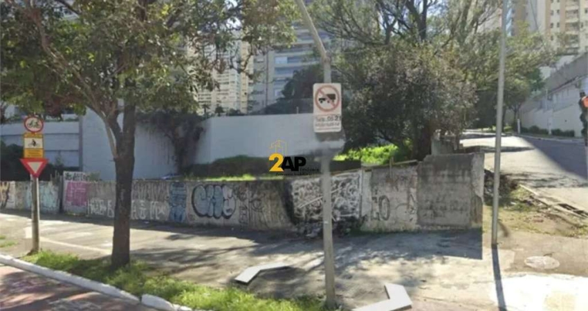 Terreno Comercial de 2.326m² à Venda no Campo Belo em São Paulo-SP