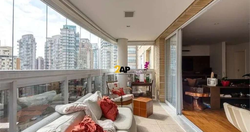 Alto Padrão! Apartamento à venda em São Paulo-SP, Vila Nova Conceição. 3 quartos, 3 suítes, 3 salas, 4 banheiros, 3 vagas, 166m².