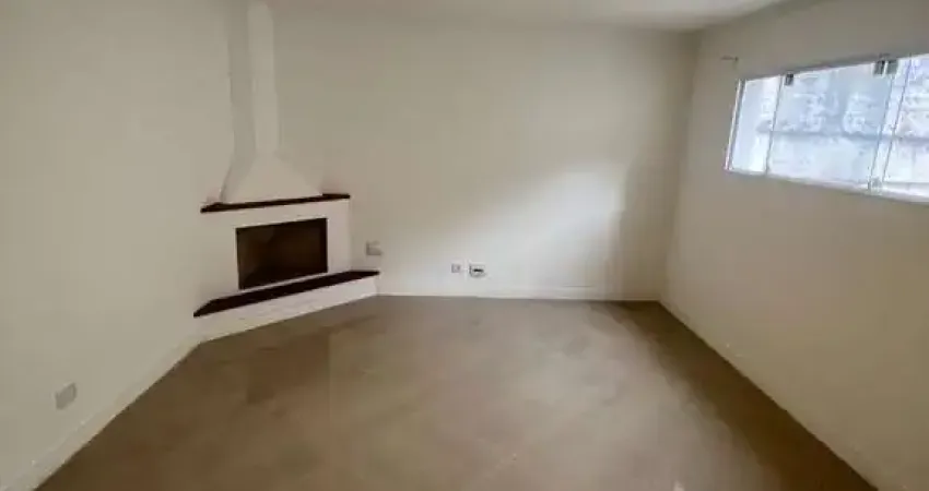 Imperdível! Casa à venda em São Paulo-SP, Vila Mariana. 3 quartos, 3 suítes, 6 banheiros, 2 vagas, 196m². Confira já!