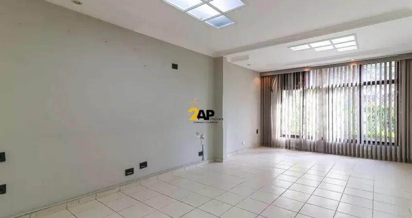 Ponto comercial para locação em Moema, SP - 10 salas, 3 banheiros, 500m² de área.