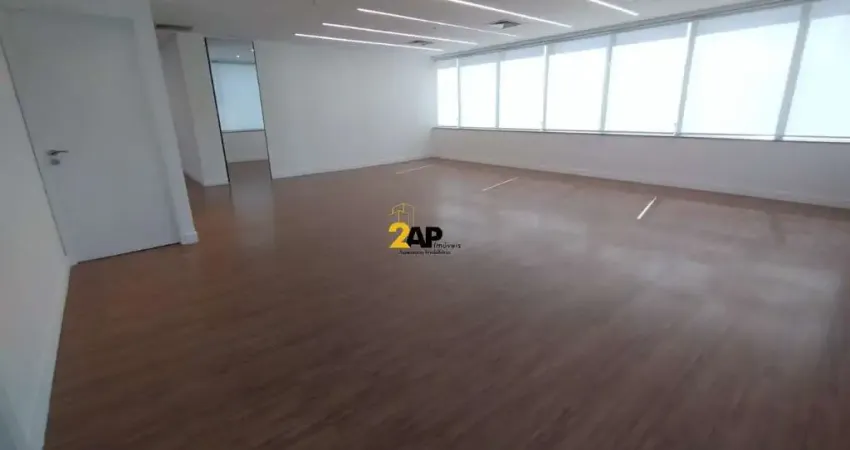 Sala comercial na Vila Olímpia: 196m², 2 banheiros, 6 vagas - Condomínio de destaque em São Paulo-SP!