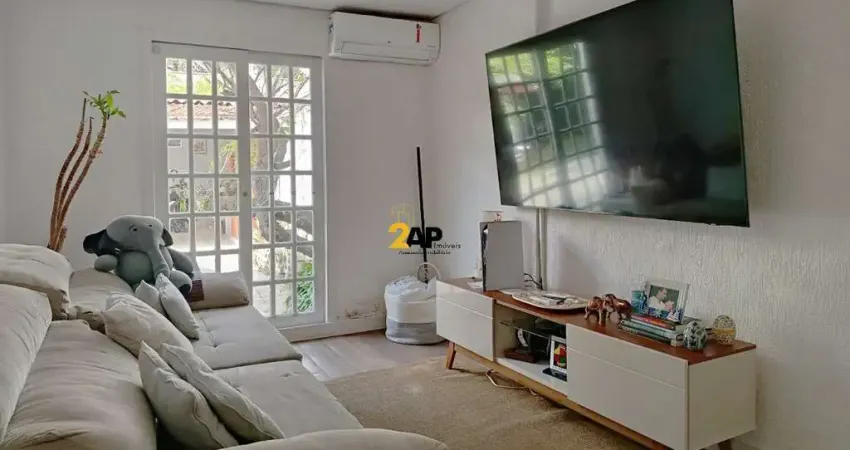 Espaçosa casa para locação no Jardim Paulistano, São Paulo-SP: 3 quartos, 3 salas, 3 banheiros, 3 vagas de garagem, 200m²
