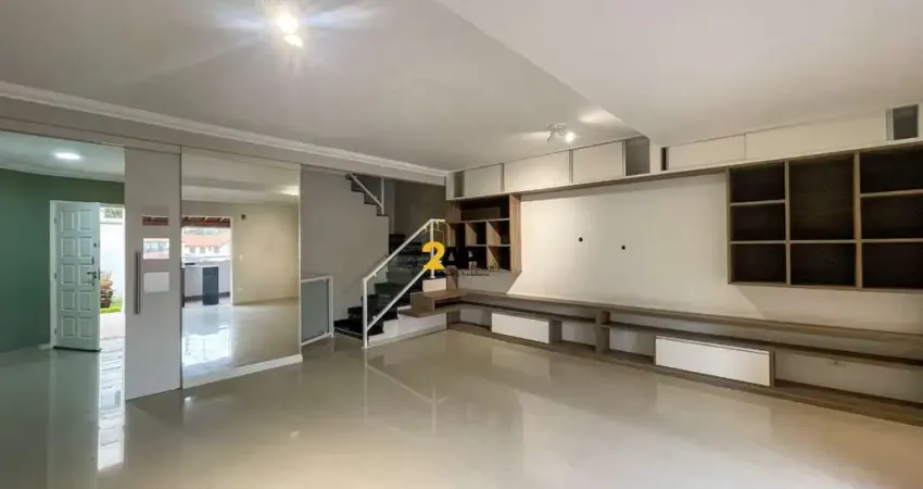 Imperdível oportunidade: Casa em condomínio à venda no Jardim Londrina, São Paulo-SP! 3 suítes, 2 salas, 3 vagas e 230m².