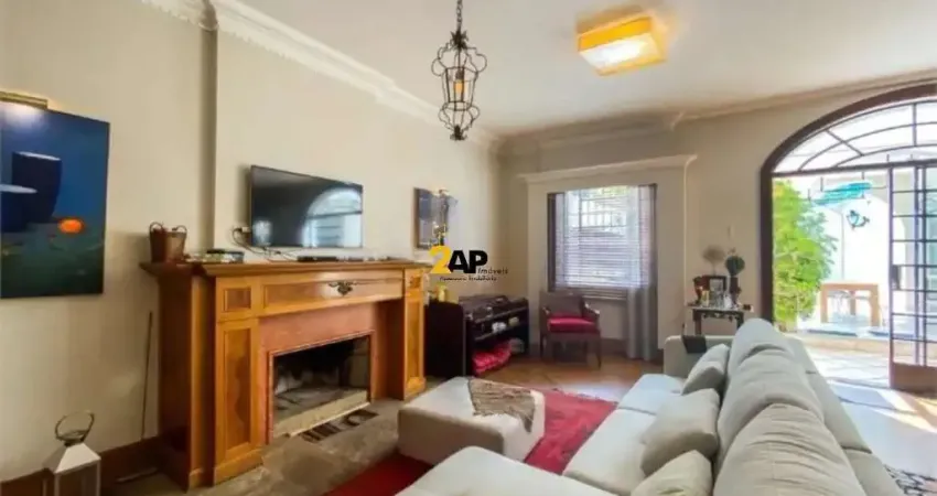 Imperdível casa à venda no Morumbi, São Paulo-SP - 4 quartos, 4 suítes, 3 salas, 6 banheiros, 6 vagas de garagem, 500m² de área.
