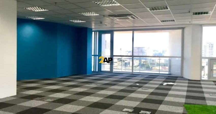 Loja Comercial de Alto Padrão em Pinheiros, São Paulo - 630m², 6 Banheiros e 14 Vagas de Garagem!
