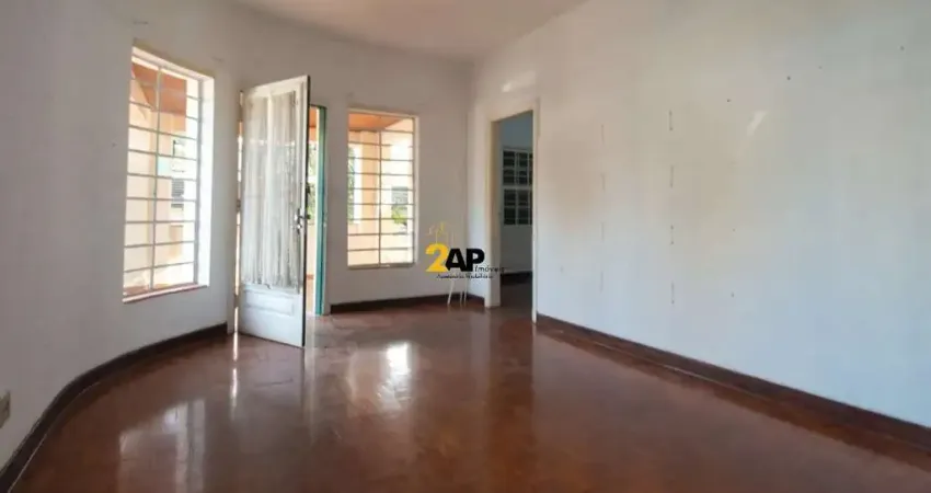 Locação de Casa Comercial em São Paulo - 4 Salas, 3 Banheiros, 3 Vagas - Campo Belo.