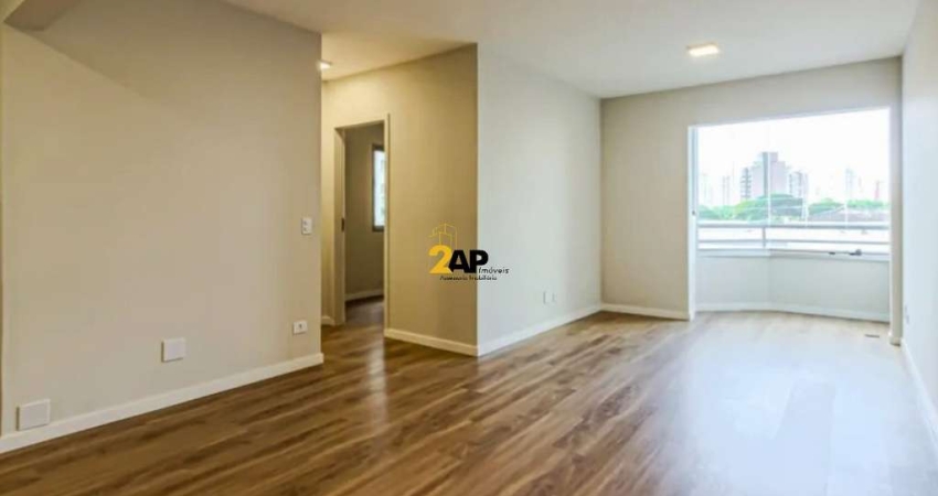 Apartamento reformado a venda no Brooklin, 1 dormitório, 1 vaga de garagem com 51m² .