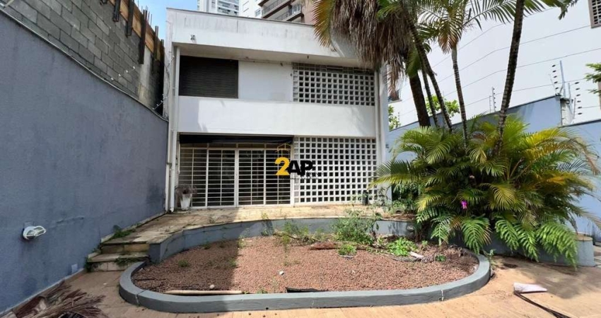 Casa Comercial para Venda ou Locação na Vila Andrade, São Paulo-SP: 5 Salas, 5 Banheiros, 2 Vagas, 250m².