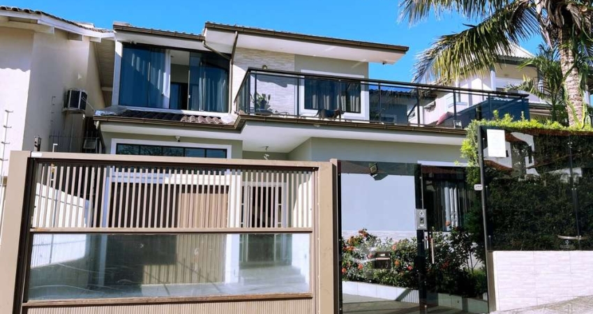 Casa em condomínio fechado com 3 quartos à venda na Rua Padre Osmar Muller, Itaguaçu, Florianópolis