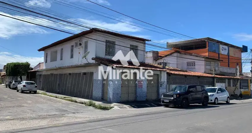 Casa à venda na Rua General Mourão Filho, 46, Pilão, Feira de Santana