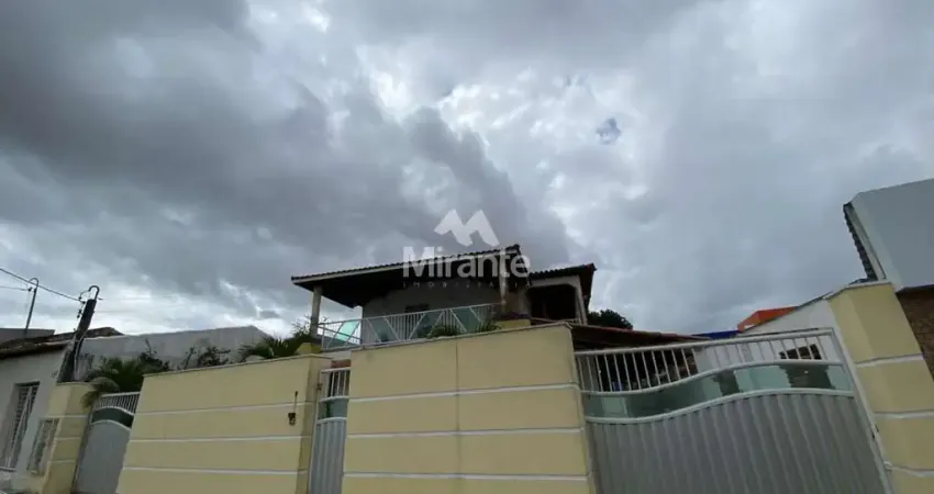 Casa para vender com 8 quartos sendo 8 suítes no bairro sobradinho em feira de santana