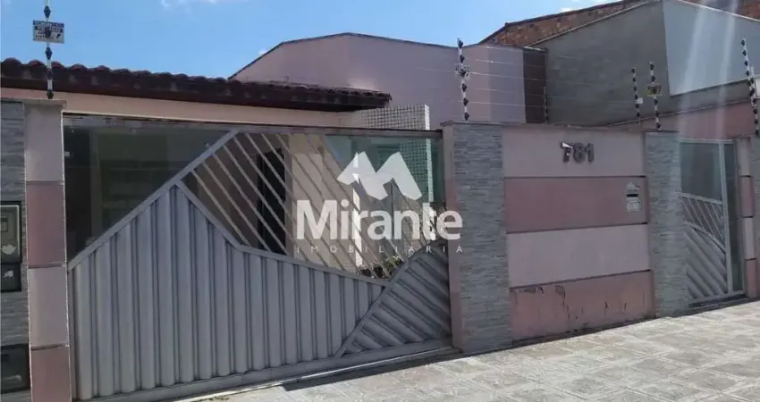 Casa para vender com 5 quartos sendo 5 suítes no bairro capuchinhos em feira de santana