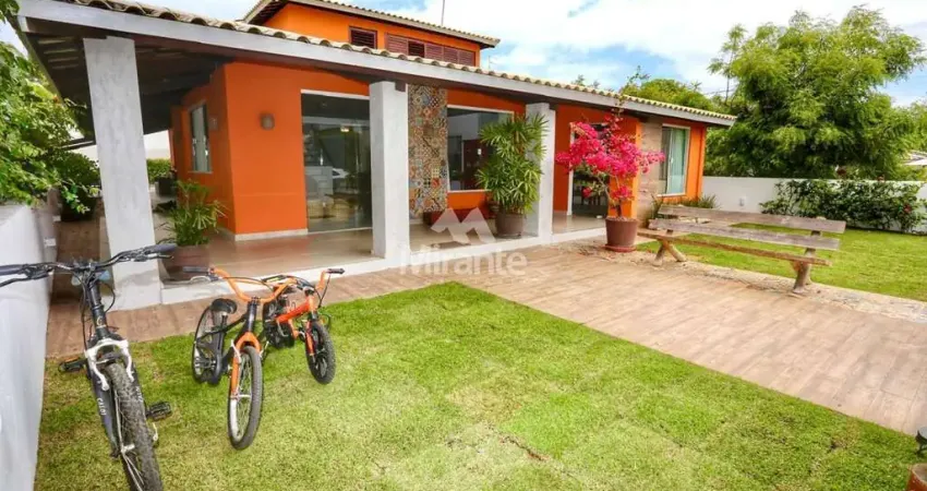 Casa de condomínio mobiliada para vender com 7 quartos sendo 4 suítes no bairro guarajuba em camaçari