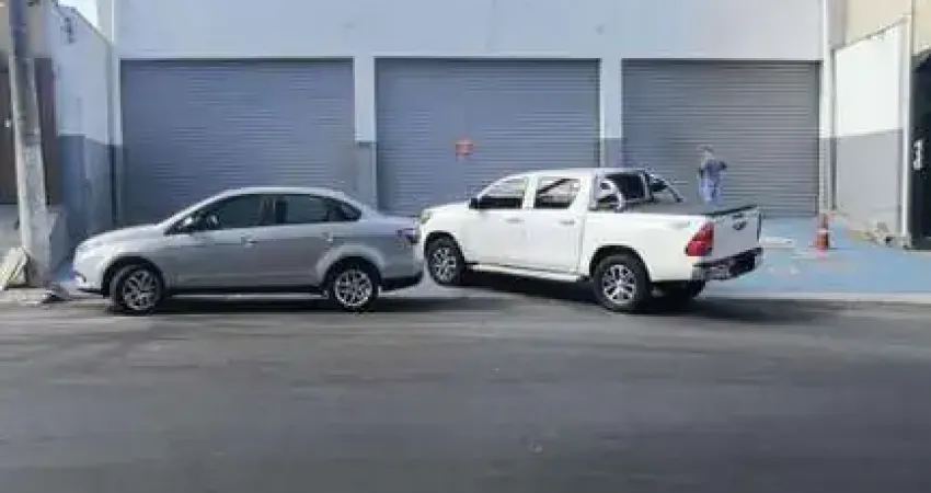 Galpão para locação em betim, laranjeiras, 2 banheiros, 4 vagas