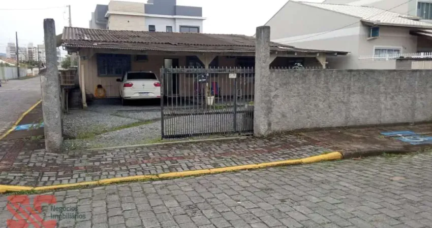 Casa com 5 quartos à venda na Rua Curt SV Hertwig, 126, Meia Praia, Navegantes
