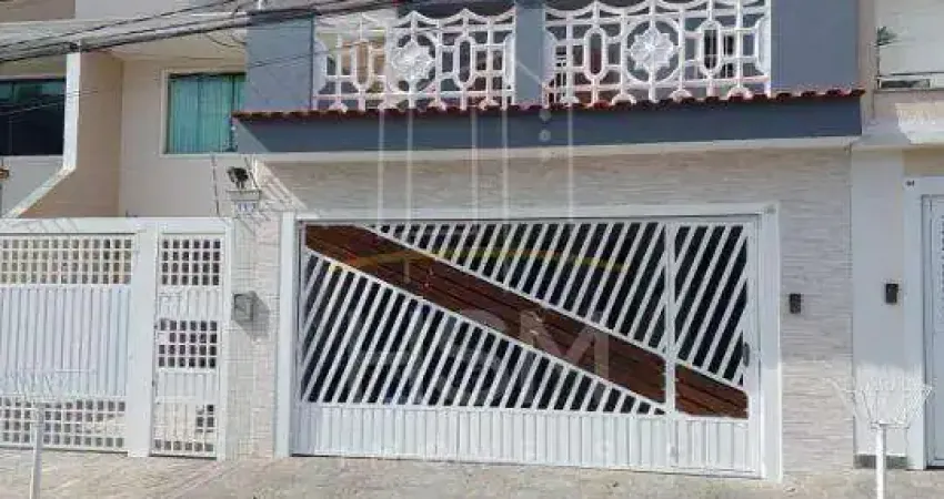 Sobrado a venda no Centro 4 dormitórios 2 suítes 2 vagas de garagem 170 Metros