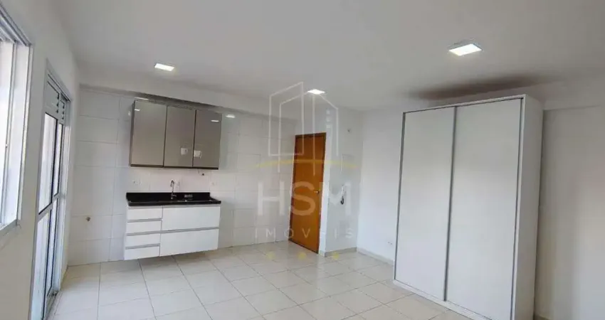 Flat para locação com armario no quarto, sacada com churrasqueira 28 metros e vaga de garagem.