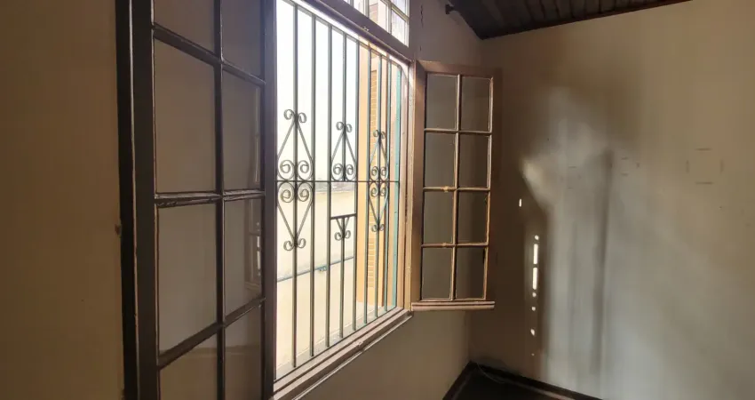 Casa com 3 quartos para alugar na Rua Coronel Leme, 237, Centro, Bragança Paulista