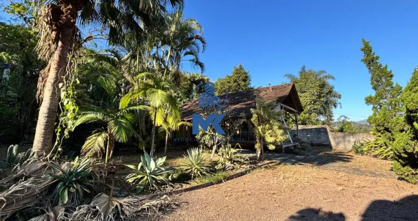 Exclusividade terreno murado e cercado com grande potencial de construção!