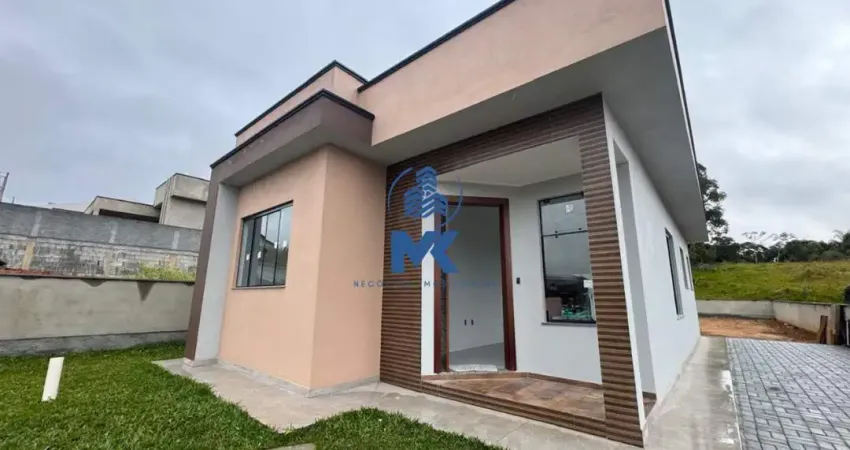 Casa com 3 dormitórios sendo 1 suíte, com excelente espaço de terreno.