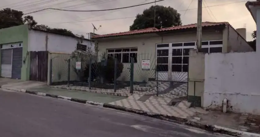 Casa para venda em iperó, centro, 3 dormitórios, 2 banheiros, 10 vagas