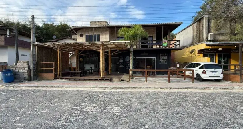Prédio à venda na Rua dos Surfistas, Praia da Ferrugem, Garopaba