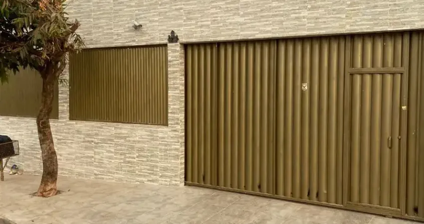 Casa espaçosa, de esquina, localizada bairro ouro fino cuiaba mt