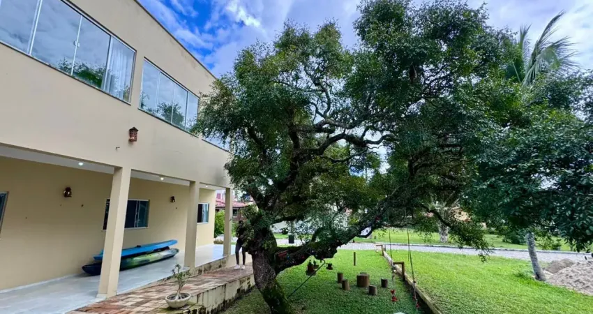 Casa duplex maravilhosa no condomínio portal da lagoa com 5 suítes na lagoa do bonfim