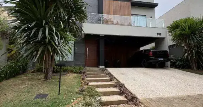 Sobrado 3 suítes com piscina | condomínio royal forest - 256m² - 3 suítes