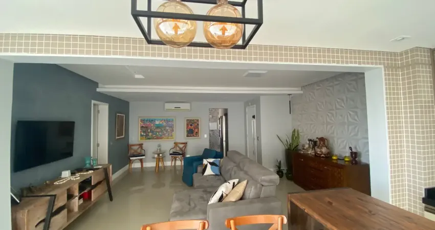 Lindo apartamento vista mar , com 03 dormitórios, sendo 1 suite, varanda gourmet , 02 vagas de garagem com área de lazer completa