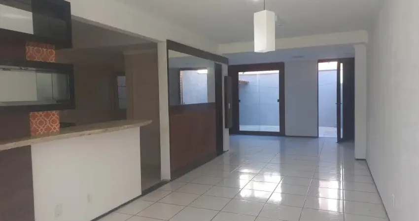 Casa em condomínio fechado com 2 quartos à venda na Rua Joaquim Frota, 1060, Alagadiço Novo, Fortaleza