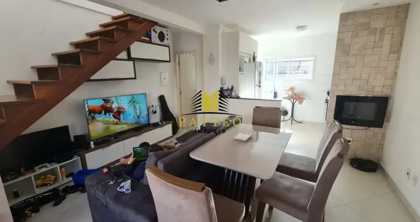 Sobrado 2 dormitórios 2 vagas churrasqueira condomínio fechado