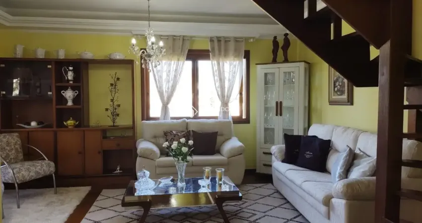 Cobertura, 3 quartos com suíte e duas vagas de garagem coberta.