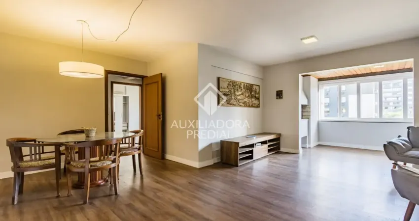 Apartamento 2 dormitórios reformado e semi-mobiliado na bela vista